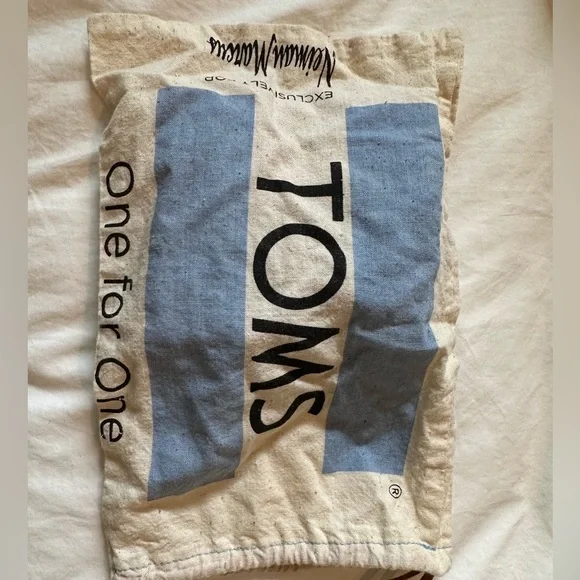 TOMS Baby Shoes - Picture 4 of 5